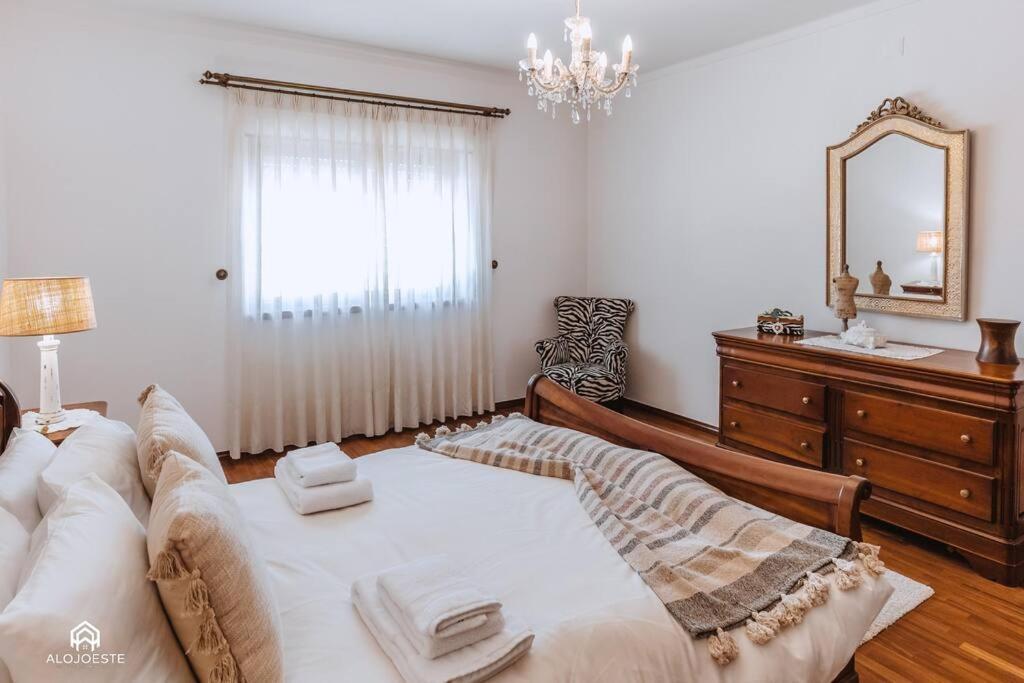 Casa Do Patio - 3 Bedrooms, Ponte Rol Torres Vedras Bagian luar foto