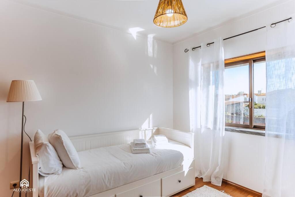 Casa Do Patio - 3 Bedrooms, Ponte Rol Torres Vedras Bagian luar foto