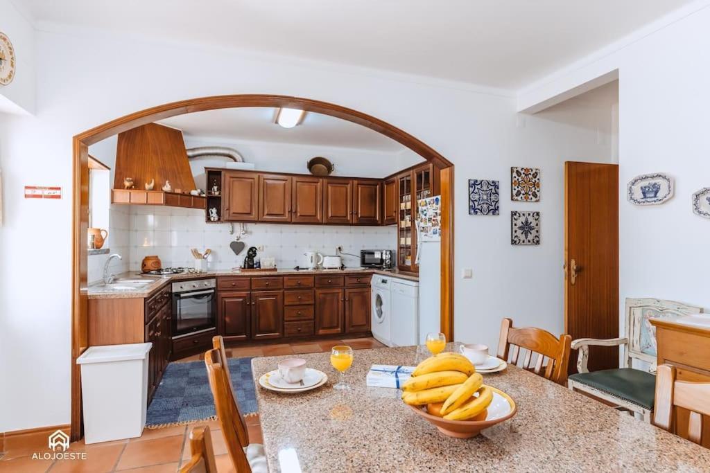 Casa Do Patio - 3 Bedrooms, Ponte Rol Torres Vedras Bagian luar foto