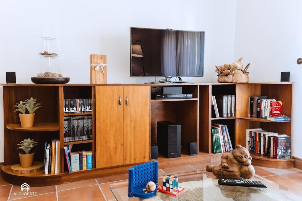 Casa Do Patio - 3 Bedrooms, Ponte Rol Torres Vedras Bagian luar foto