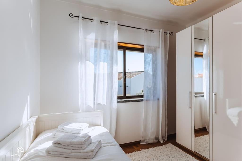 Casa Do Patio - 3 Bedrooms, Ponte Rol Torres Vedras Bagian luar foto