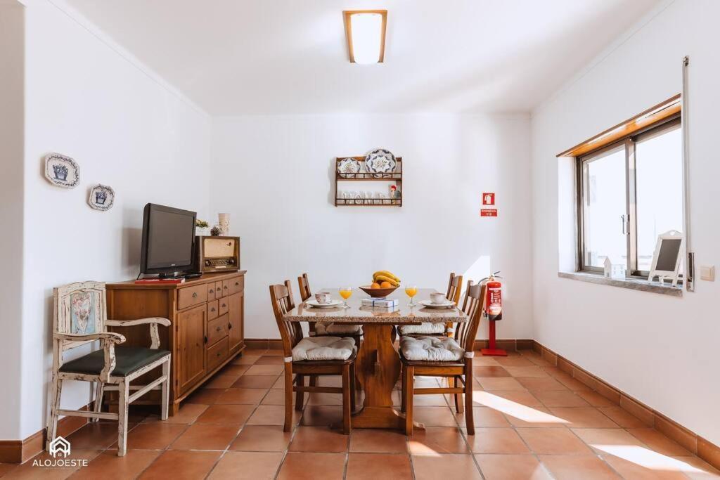Casa Do Patio - 3 Bedrooms, Ponte Rol Torres Vedras Bagian luar foto